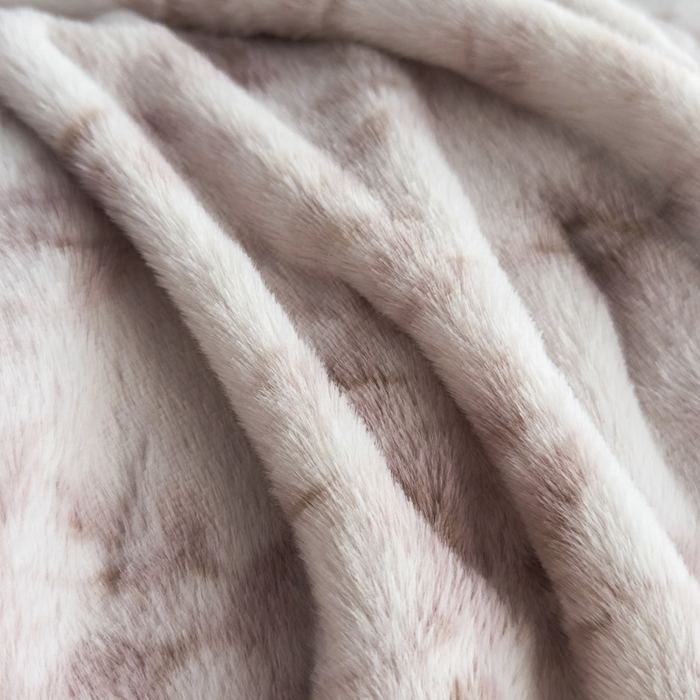 91家纺网 家纺一手货源 找家纺 家之硕家纺 2025新款高克重兔毛绒轻奢风床单床笠四件套系列 蝴蝶碎花紫