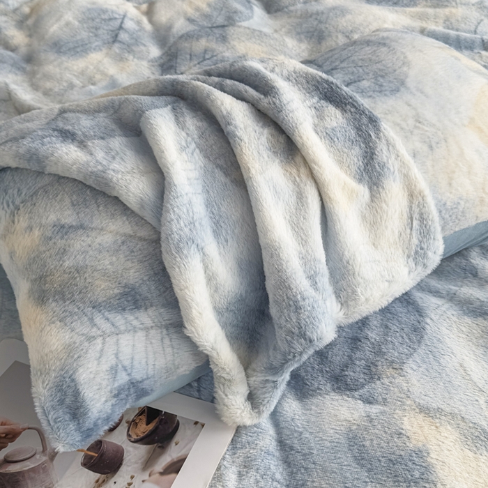 91家纺网 家纺一手货源 找家纺 家之硕家纺 2025新款高克重兔毛绒轻奢风床单床笠四件套系列 香叶蓝