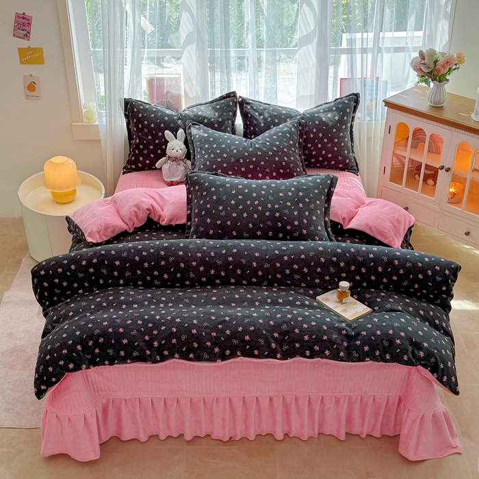 91家纺网 家纺一手货源 找家纺 铠畅 2025新款牛奶绒碎花床单床盖四件套 花妖系列云裳-紫薇花开