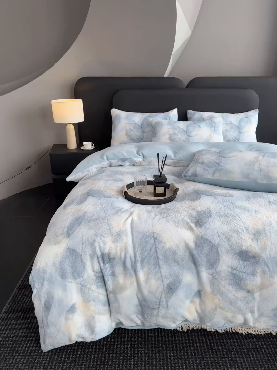 91家纺网 家纺一手货源 找家纺 家之硕家纺 2025新款高克重兔毛绒轻奢风床单床笠四件套系列 香叶蓝