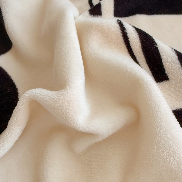 91家纺网 家纺一手货源 找家纺 铠畅 2025新款牛奶绒碎花床单床盖四件套 花妖系列云裳-字母im