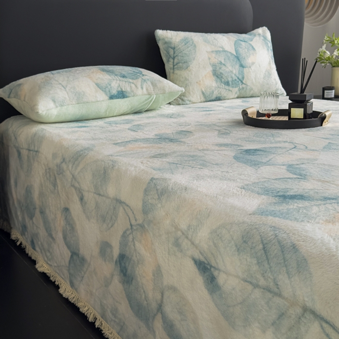 91家纺网 家纺一手货源 找家纺 家之硕家纺 2025新款高克重兔毛绒轻奢风床单床笠四件套系列 香叶绿