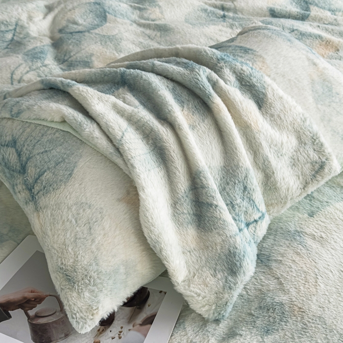 91家纺网 家纺一手货源 找家纺 家之硕家纺 2025新款高克重兔毛绒轻奢风床单床笠四件套系列 香叶绿