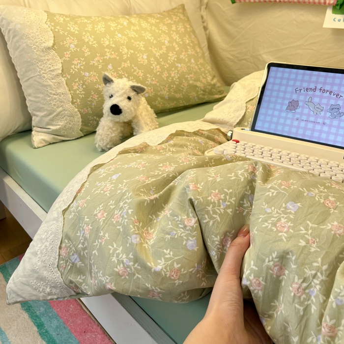 91家纺网 家纺一手货源 找家纺 澜妃 2025新款糯叽叽水洗棉全棉蕾丝花边宿舍床上下铺三件套-艾意系列 艾意-春江雾