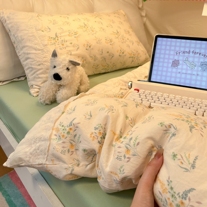 91家纺网 家纺一手货源 找家纺 澜妃 2025新款糯叽叽水洗棉全棉蕾丝花边宿舍床上下铺三件套-艾意系列 艾意-飘零