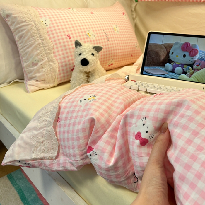 91家纺网 家纺一手货源 找家纺 澜妃 2025新款糯叽叽水洗棉全棉蕾丝花边宿舍床上下铺三件套-艾意系列 艾意-宅宅猫爪