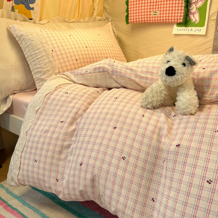 91家纺网 家纺一手货源 找家纺 澜妃 2025新款糯叽叽水洗棉全棉蕾丝花边宿舍床上下铺三件套-艾意系列 艾意-樱桃计划