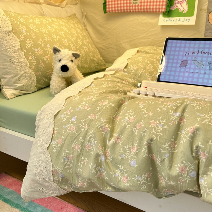 91家纺网 家纺一手货源 找家纺 澜妃 2025新款糯叽叽水洗棉全棉蕾丝花边宿舍床上下铺三件套-艾意系列 艾意-春江雾