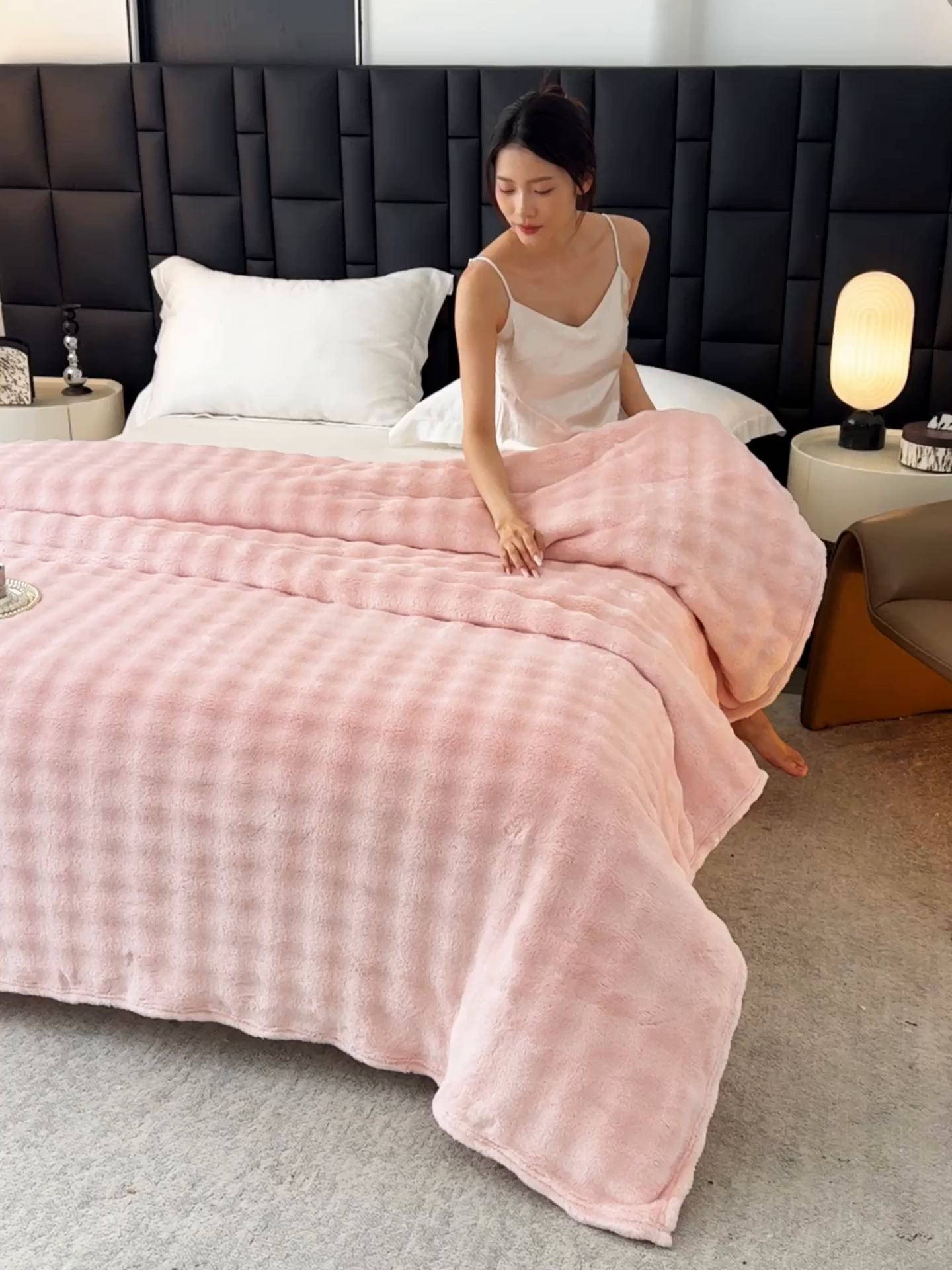 91家纺网 家纺一手货源 找家纺 （总）乐窝家纺仓储 2025新款简约纯色泡泡毛毯毯子