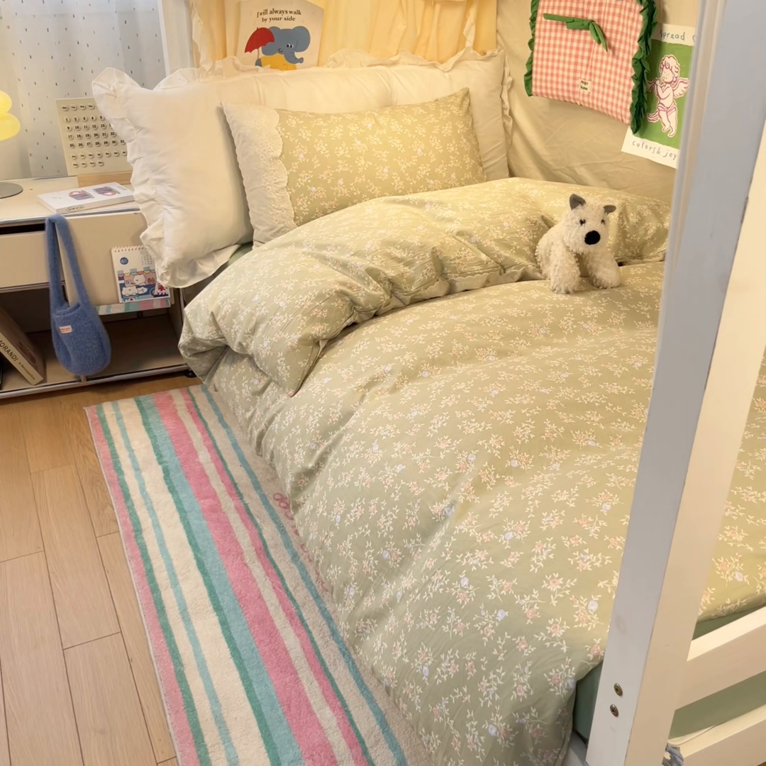 91家纺网 家纺一手货源 找家纺 澜妃 2025新款糯叽叽水洗棉全棉蕾丝花边宿舍床上下铺三件套-艾意系列 艾意-春江雾