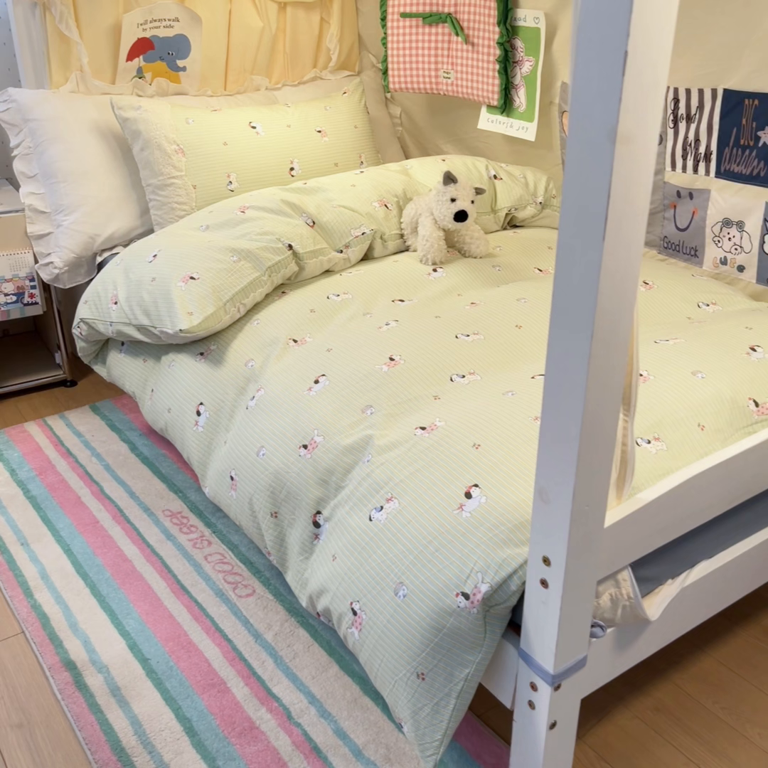 91家纺网 家纺一手货源 找家纺 澜妃 2025新款糯叽叽水洗棉全棉蕾丝花边宿舍床上下铺三件套-艾意系列 艾意-小狗心情