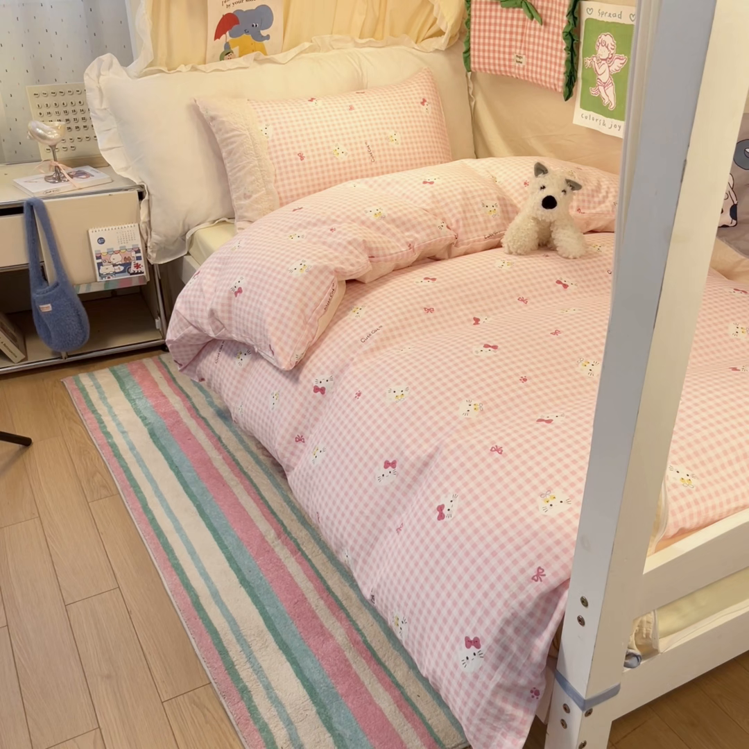 91家纺网 家纺一手货源 找家纺 澜妃 2025新款糯叽叽水洗棉全棉蕾丝花边宿舍床上下铺三件套-艾意系列 艾意-宅宅猫爪