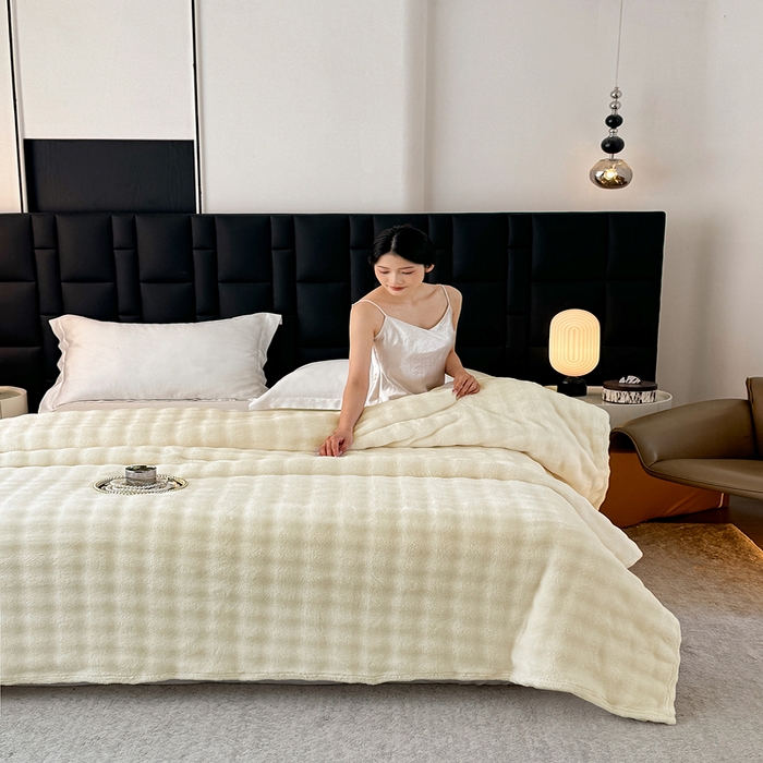 91家纺网 家纺一手货源 找家纺 乐窝家纺仓储 2025新款简约纯色泡泡毛毯毯子 泡泡纯色-米白