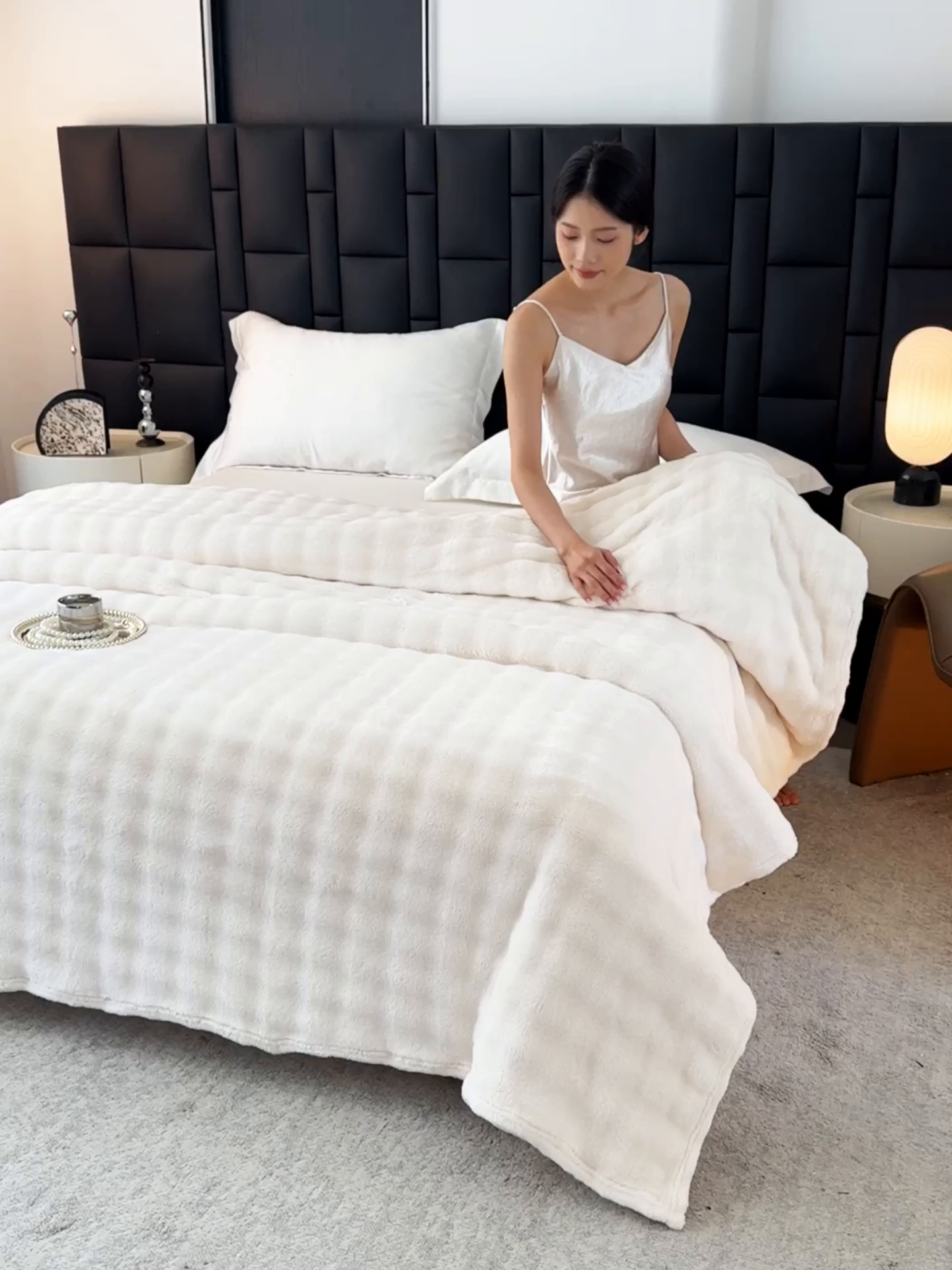 91家纺网 家纺一手货源 找家纺 乐窝家纺仓储 2025新款简约纯色泡泡毛毯毯子 泡泡纯色-米白