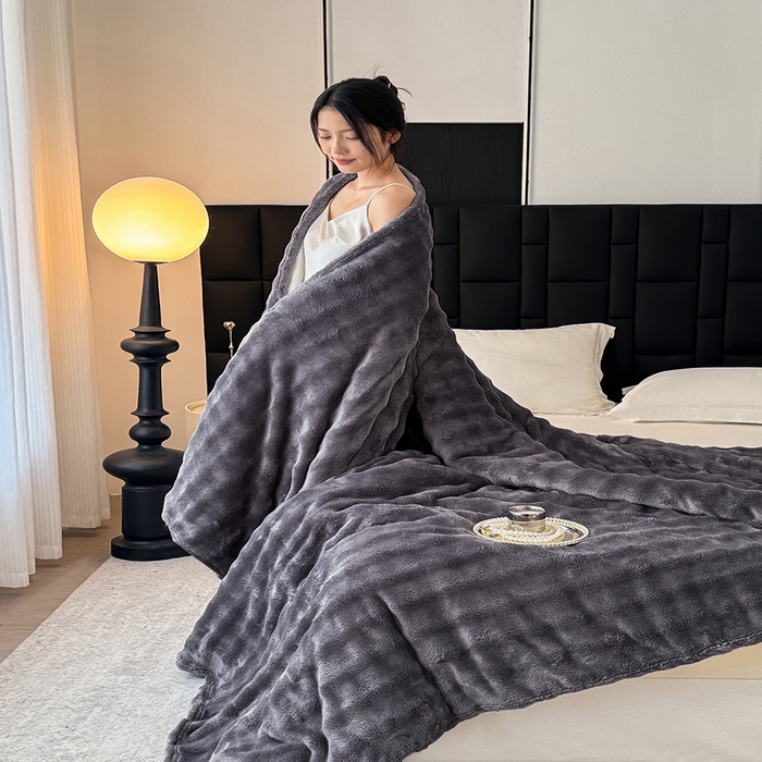 91家纺网 家纺一手货源 找家纺 乐窝家纺仓储 2025新款简约纯色泡泡毛毯毯子 泡泡纯色-深灰