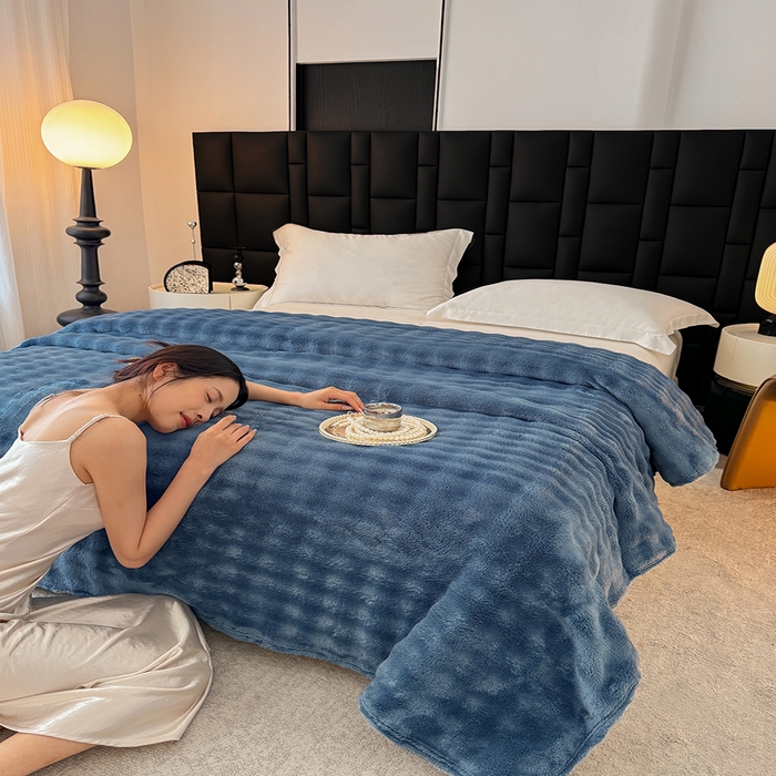 91家纺网 家纺一手货源 找家纺 乐窝家纺仓储 2025新款简约纯色泡泡毛毯毯子 泡泡纯色-深蓝