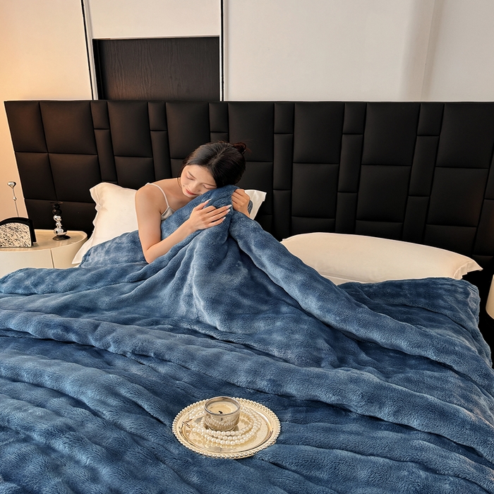 91家纺网 家纺一手货源 找家纺 乐窝家纺仓储 2025新款简约纯色泡泡毛毯毯子 泡泡纯色-深蓝