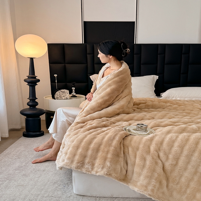 91家纺网 家纺一手货源 找家纺 乐窝家纺仓储 2025新款简约纯色泡泡毛毯毯子 泡泡纯色-驼色