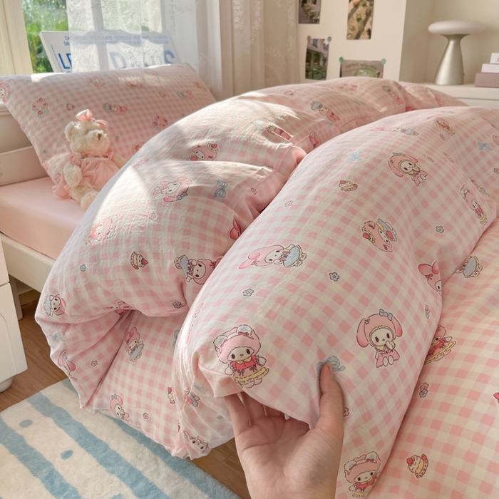 91家纺网 家纺一手货源 找家纺 （总）澜妃 2025新款亲肤舒适糯叽叽水洗棉简单印花小清新系列学生床三四件套