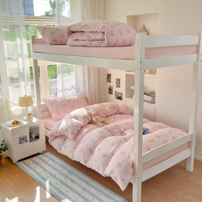 91家纺网 家纺一手货源 找家纺 （总）澜妃 2025新款亲肤舒适糯叽叽水洗棉简单印花小清新系列学生床三四件套