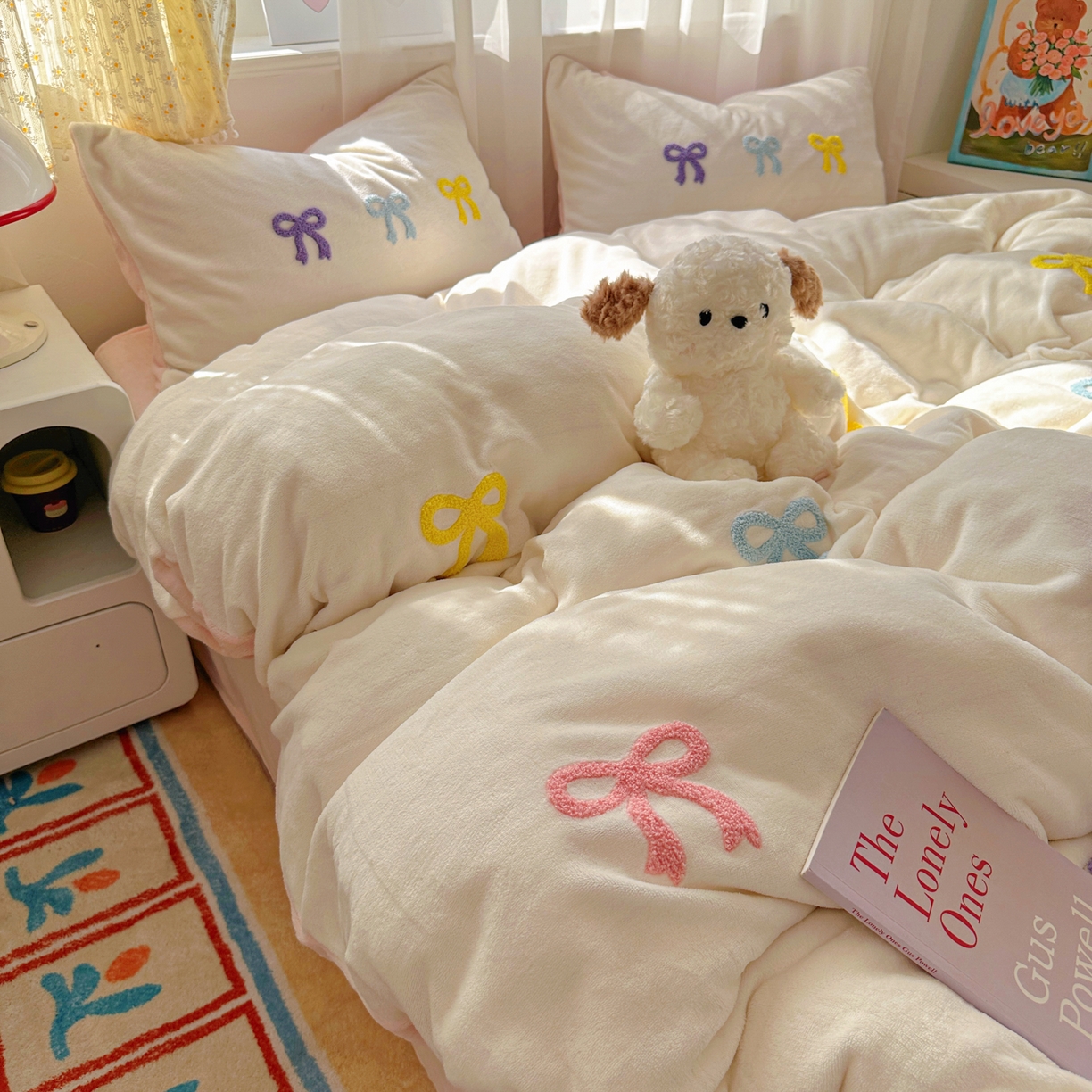 91家纺网 家纺一手货源 找家纺 老K (原美阁） 2025新款毛巾绣牛奶绒四件套-彩色蝴蝶结 彩色蝴蝶结-芝士粉