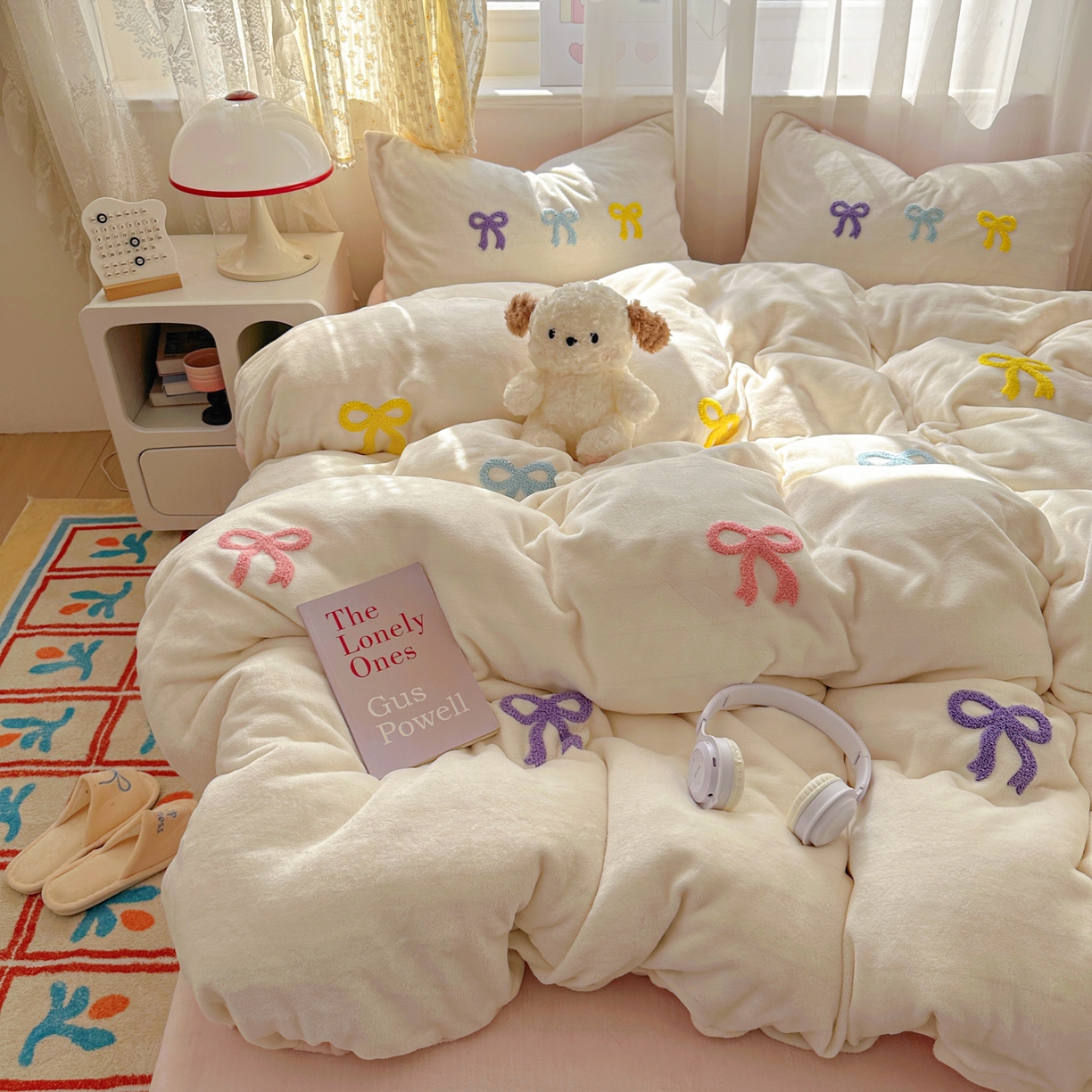 91家纺网 家纺一手货源 找家纺 （总）老K (原美阁） 2025新款毛巾绣牛奶绒四件套-彩色蝴蝶结