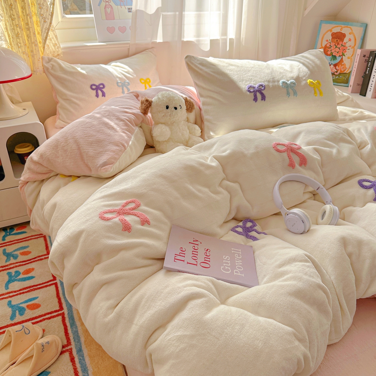 91家纺网 家纺一手货源 找家纺 老K (原美阁） 2025新款毛巾绣牛奶绒四件套-彩色蝴蝶结 彩色蝴蝶结-芝士粉