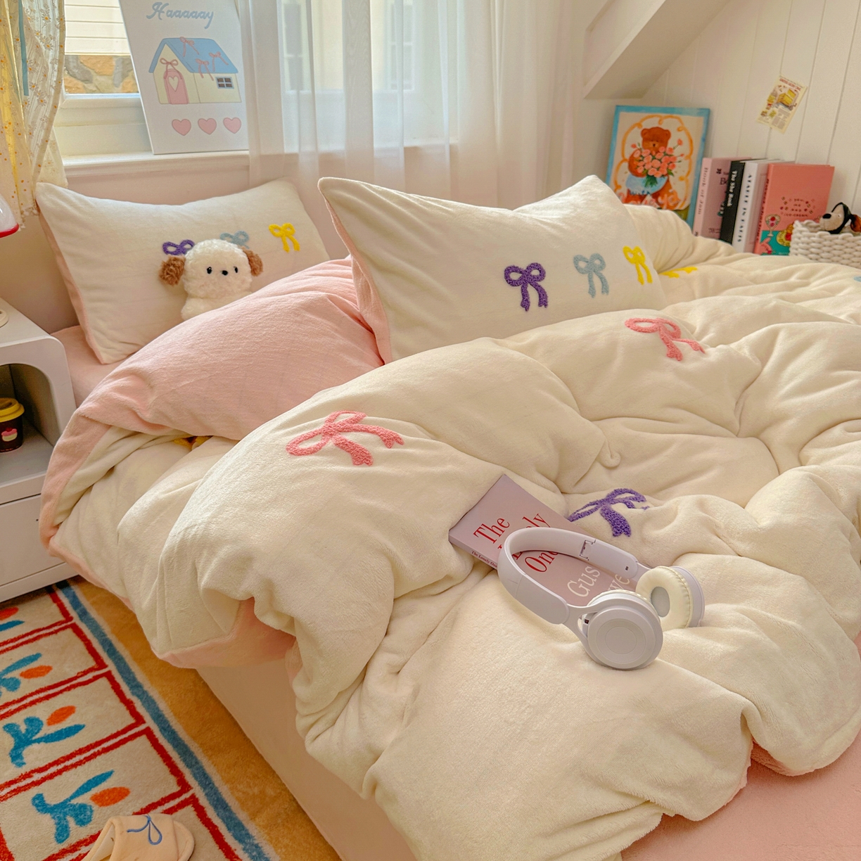 91家纺网 家纺一手货源 找家纺 （总）老K (原美阁） 2025新款毛巾绣牛奶绒四件套-彩色蝴蝶结