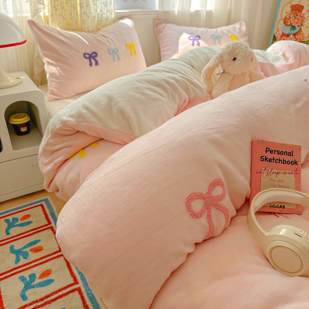 91家纺网 家纺一手货源 找家纺 老K (原美阁） 2025新款毛巾绣牛奶绒四件套-彩色蝴蝶结 彩色蝴蝶结 少女粉