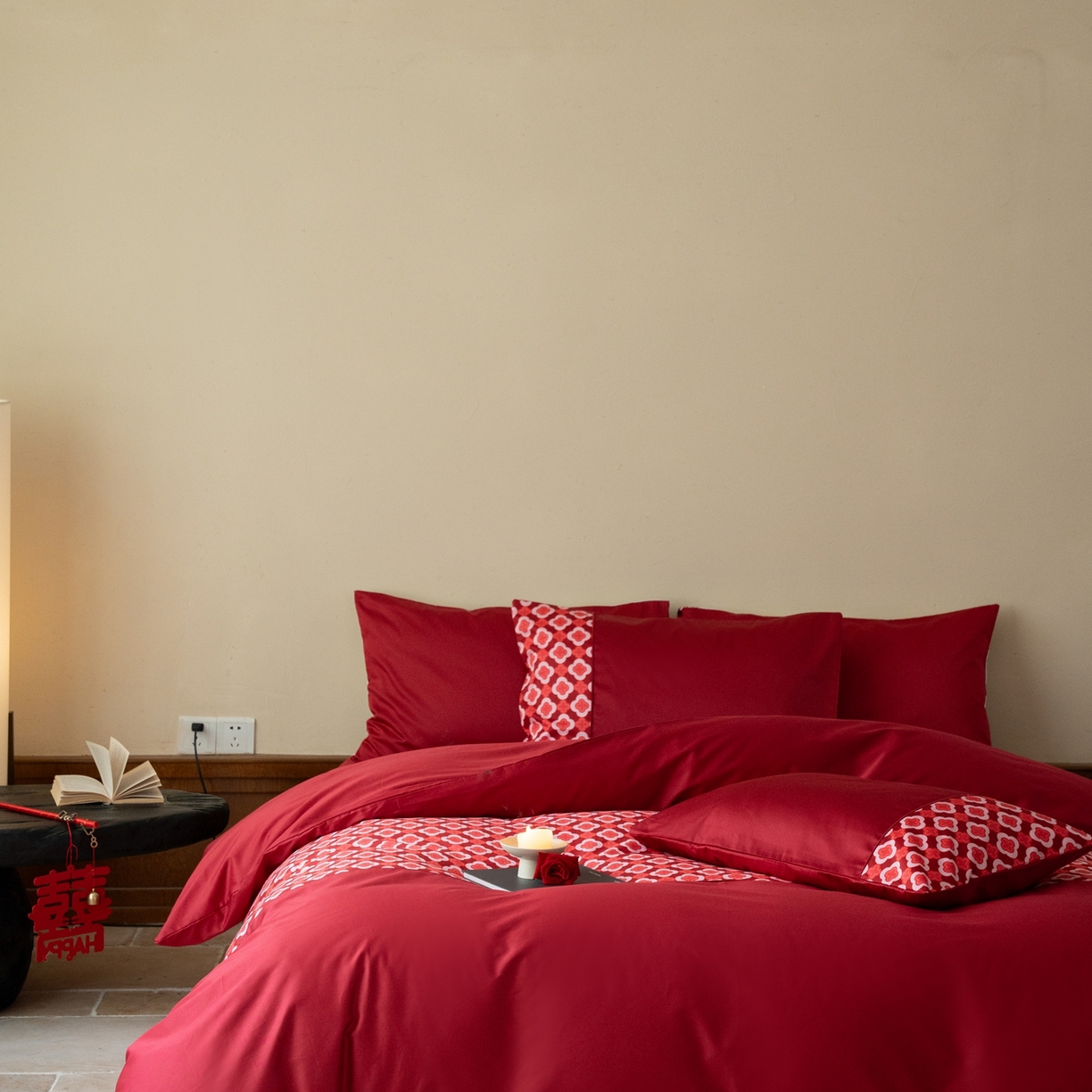 91家纺网 家纺一手货源 找家纺 （总）121 【贡缎刺绣四件套】2025新款婚庆系列定制款（婚庆系列-欢喜奢红蜜语）100S长绒棉贡缎专供厂家（会员 -20   控价标准 318 加大338）