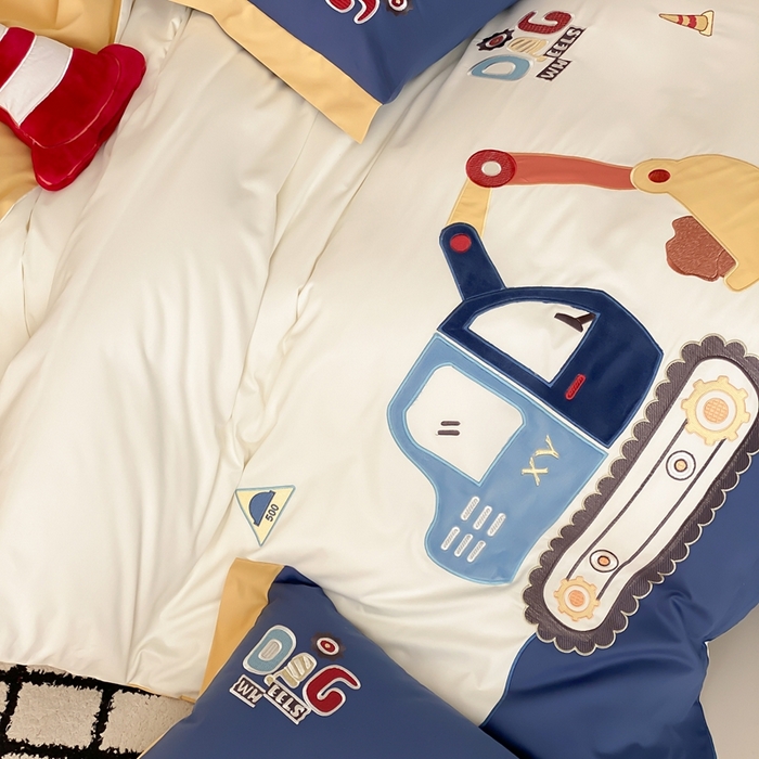 91家纺网 家纺一手货源 找家纺 （总）星野 2025新款全棉纯棉磨毛刺绣四件套-翻斗车日记（控价券后不低于：小号348/标准378）