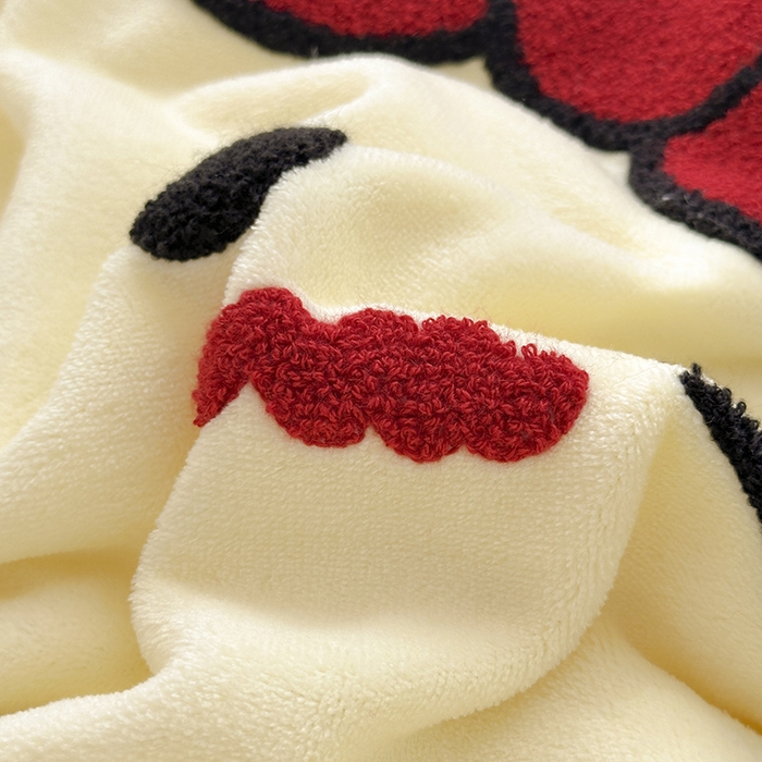 91家纺网 家纺一手货源 找家纺 星禾优选 2025新款高克重牛奶绒毛巾绣四件套 没脸猫