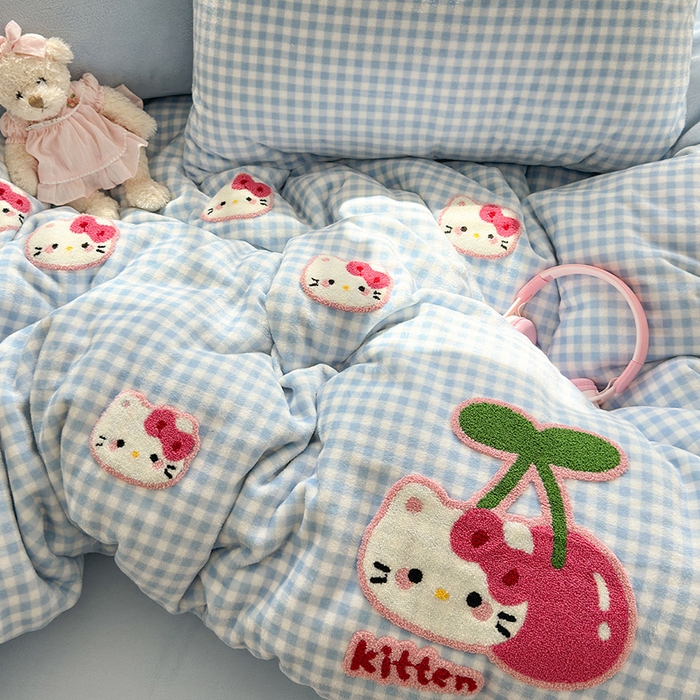 91家纺网 家纺一手货源 找家纺 星禾优选 2025新款高克重牛奶绒毛巾绣四件套 樱桃蓝猫