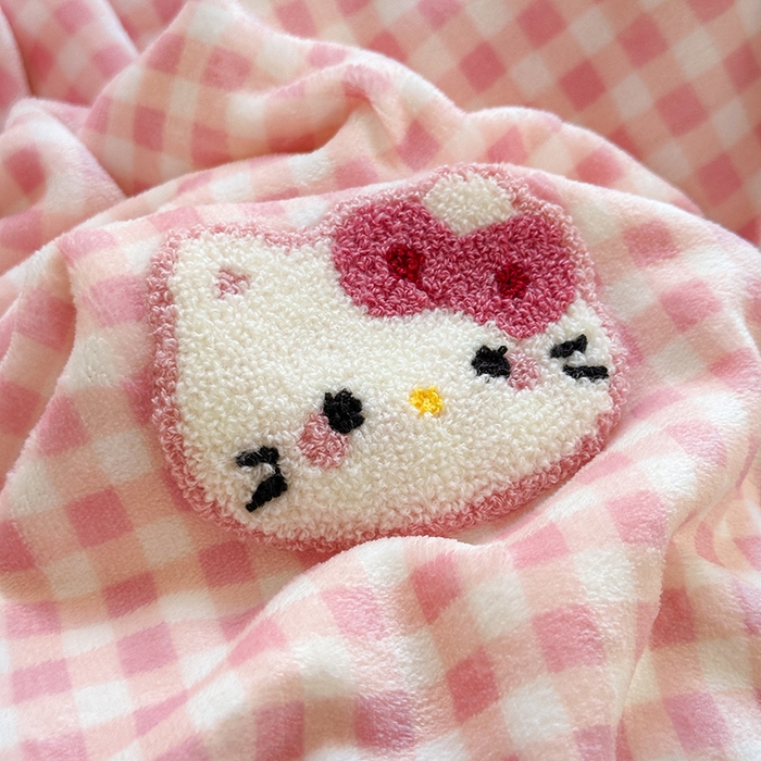 91家纺网 家纺一手货源 找家纺 星禾优选 2025新款高克重牛奶绒毛巾绣四件套 樱桃粉猫