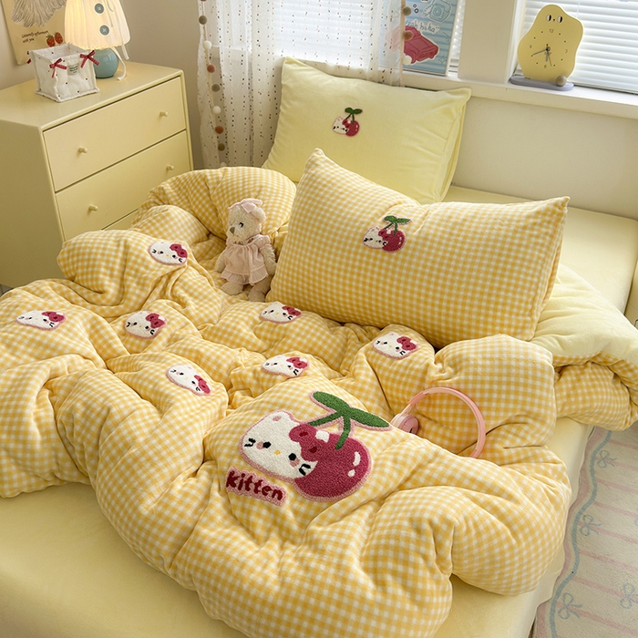 星禾优选 2025新款高克重牛奶绒毛巾绣四件套 樱桃黄猫