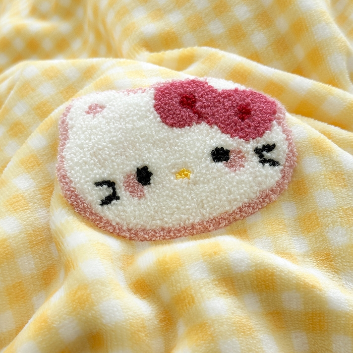 91家纺网 家纺一手货源 找家纺 星禾优选 2025新款高克重牛奶绒毛巾绣四件套 樱桃黄猫