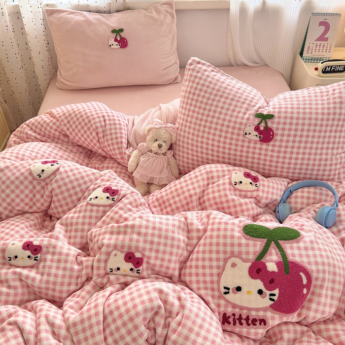 91家纺网 家纺一手货源 找家纺 星禾优选 2025新款高克重牛奶绒毛巾绣四件套 樱桃粉猫