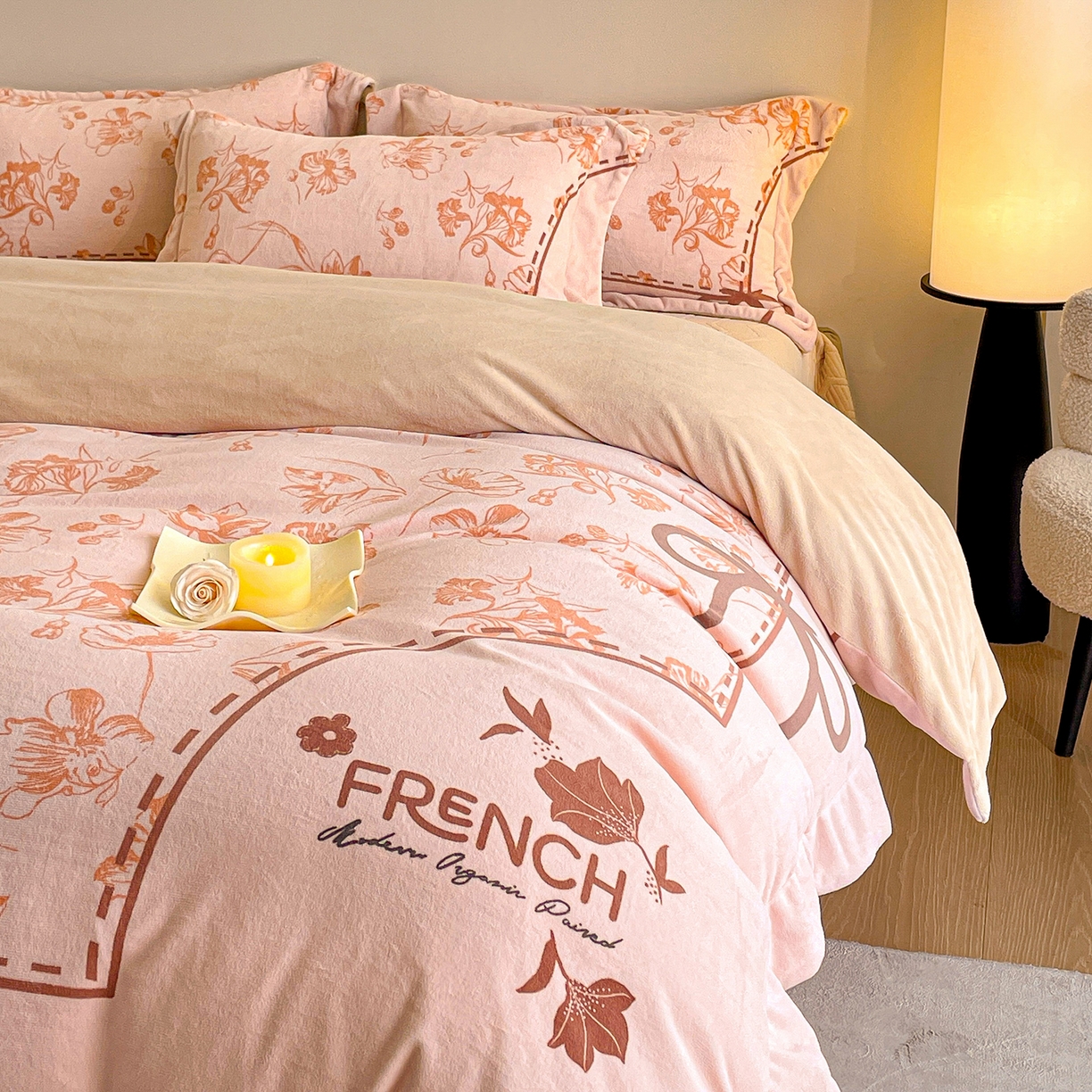 91家纺网 家纺一手货源 找家纺 新方向 2025新款全消光A类数码印花牛奶绒四件套-如梦 如梦-香槟