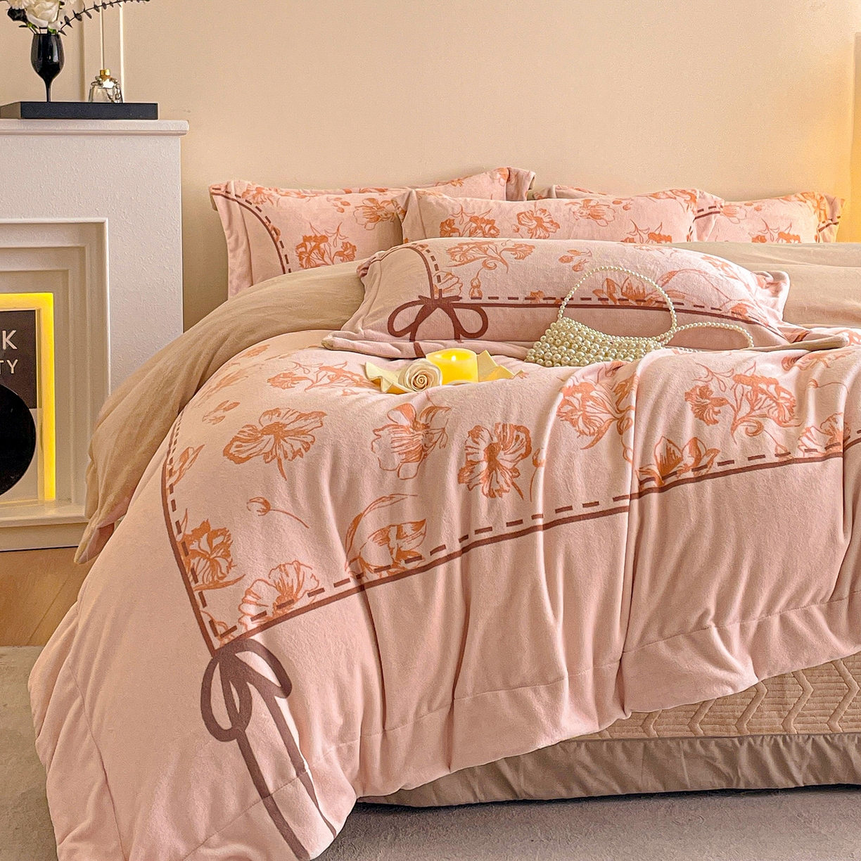 91家纺网 家纺一手货源 找家纺 新方向 2025新款全消光A类数码印花牛奶绒四件套-如梦 如梦-香槟