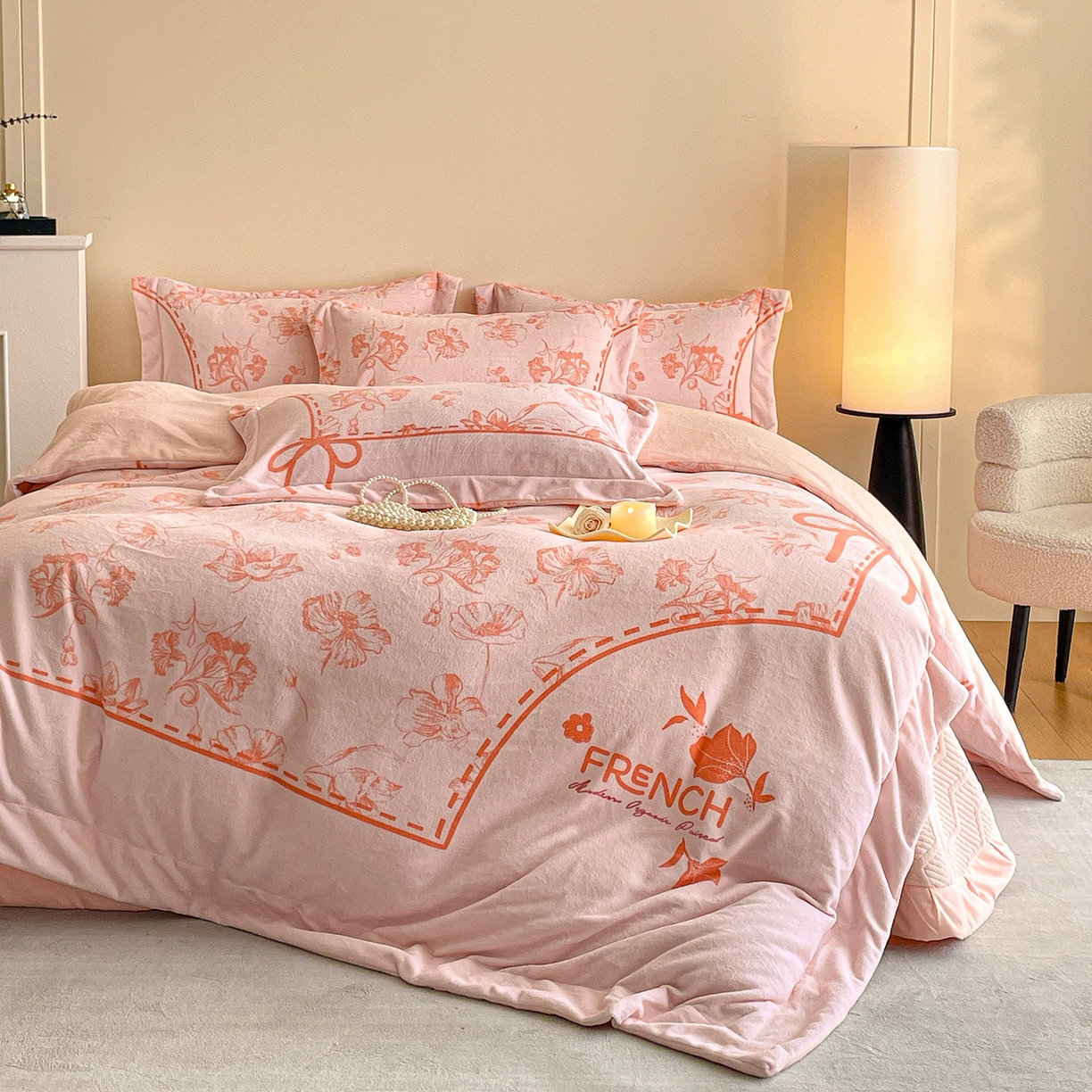 91家纺网 家纺一手货源 找家纺 新方向 2025新款全消光A类数码印花牛奶绒四件套-如梦 如梦-蔷薇粉