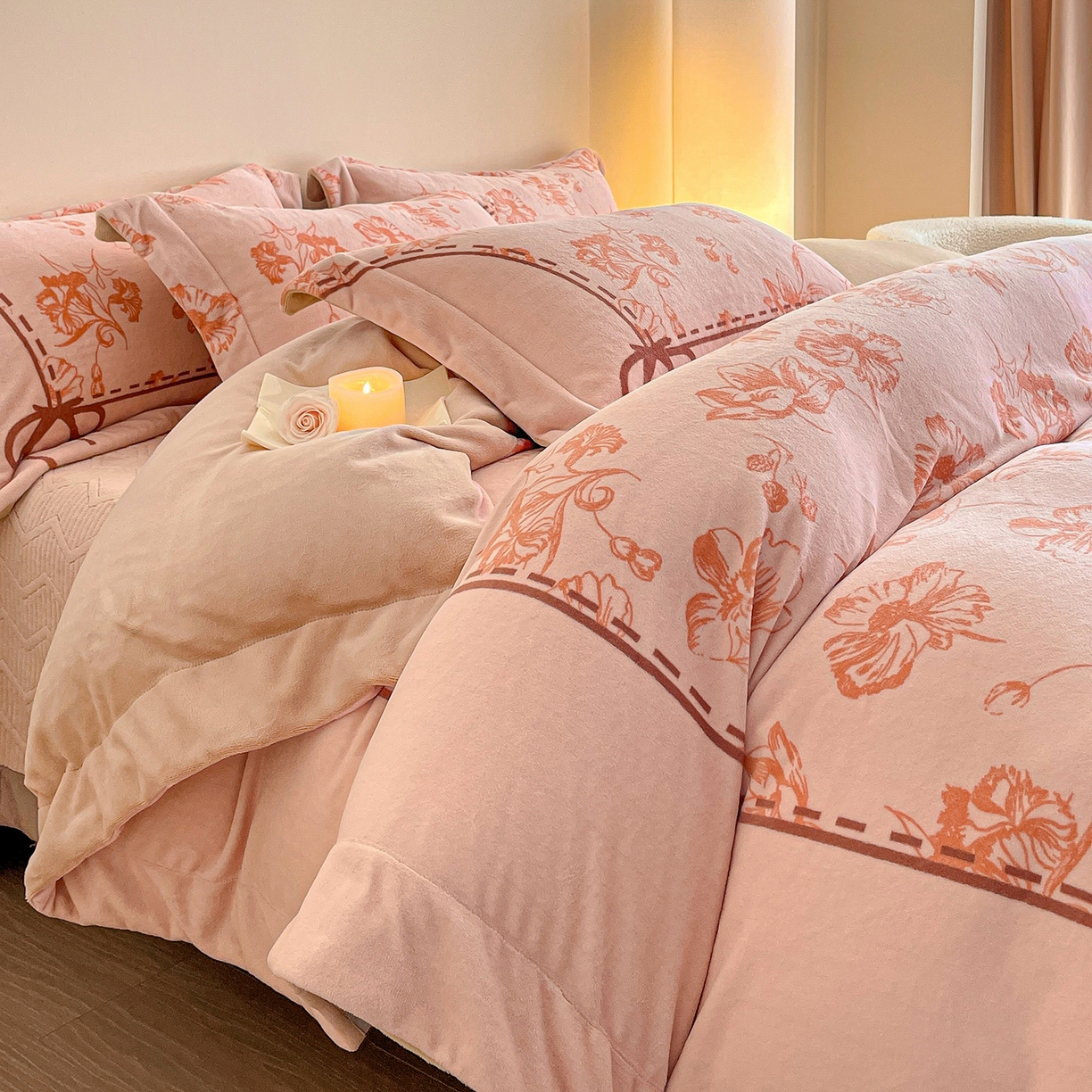 91家纺网 家纺一手货源 找家纺 新方向 2025新款全消光A类数码印花牛奶绒四件套-如梦 如梦-香槟