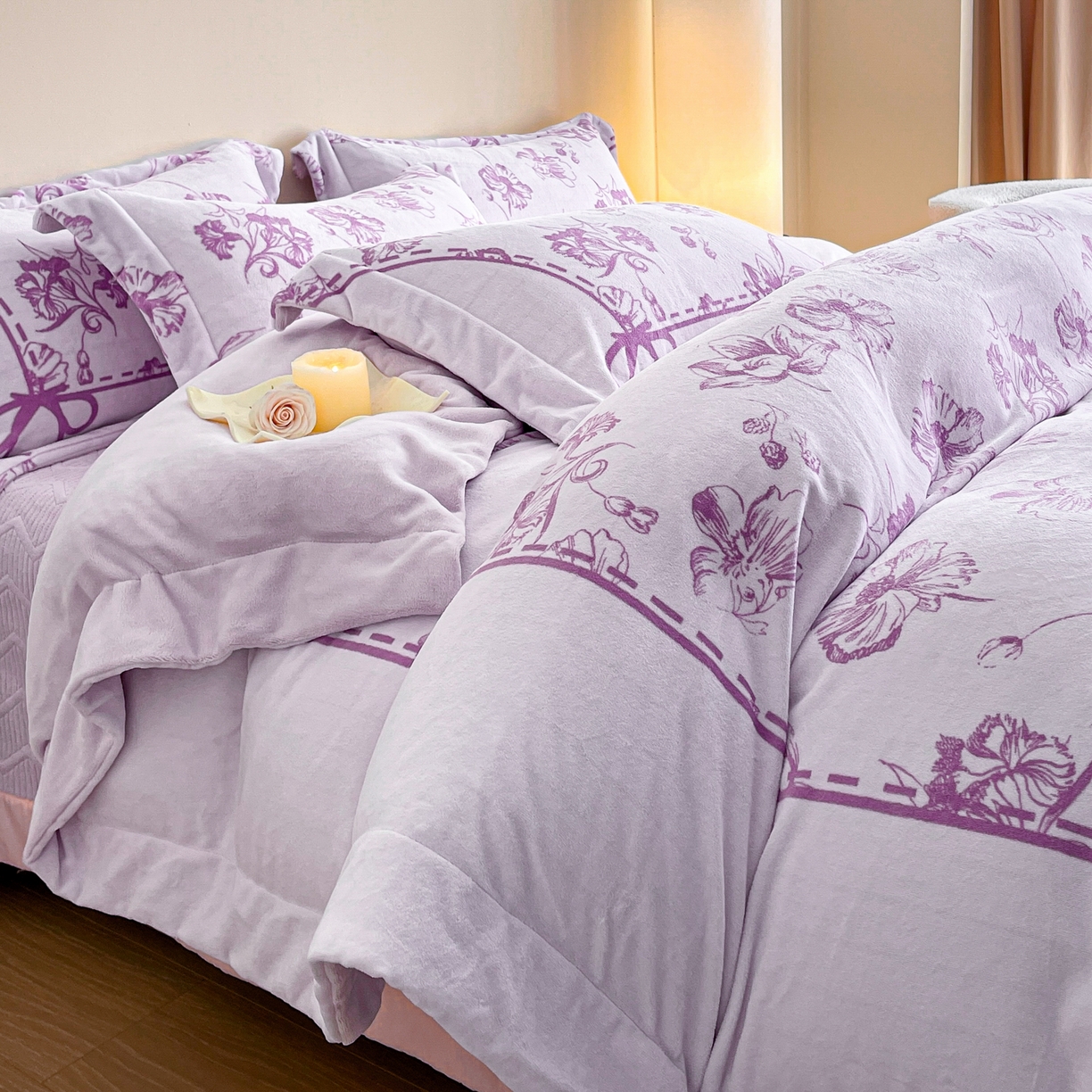 91家纺网 家纺一手货源 找家纺 新方向 2025新款全消光A类数码印花牛奶绒四件套-如梦 如梦-魅紫