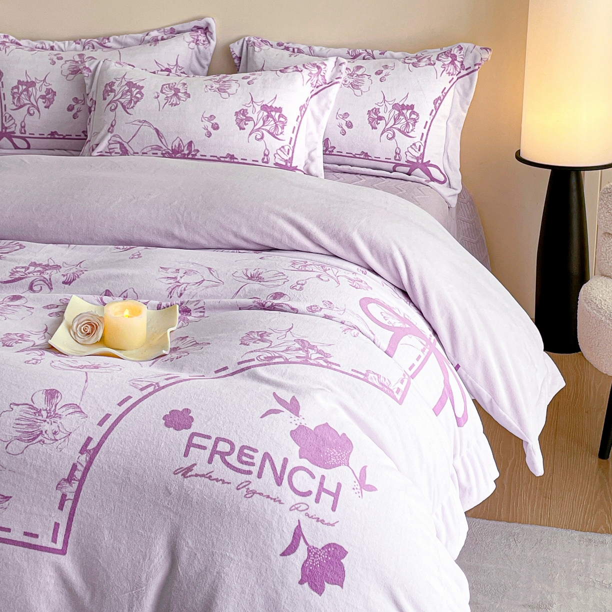 91家纺网 家纺一手货源 找家纺 新方向 2025新款全消光A类数码印花牛奶绒四件套-如梦 如梦-魅紫