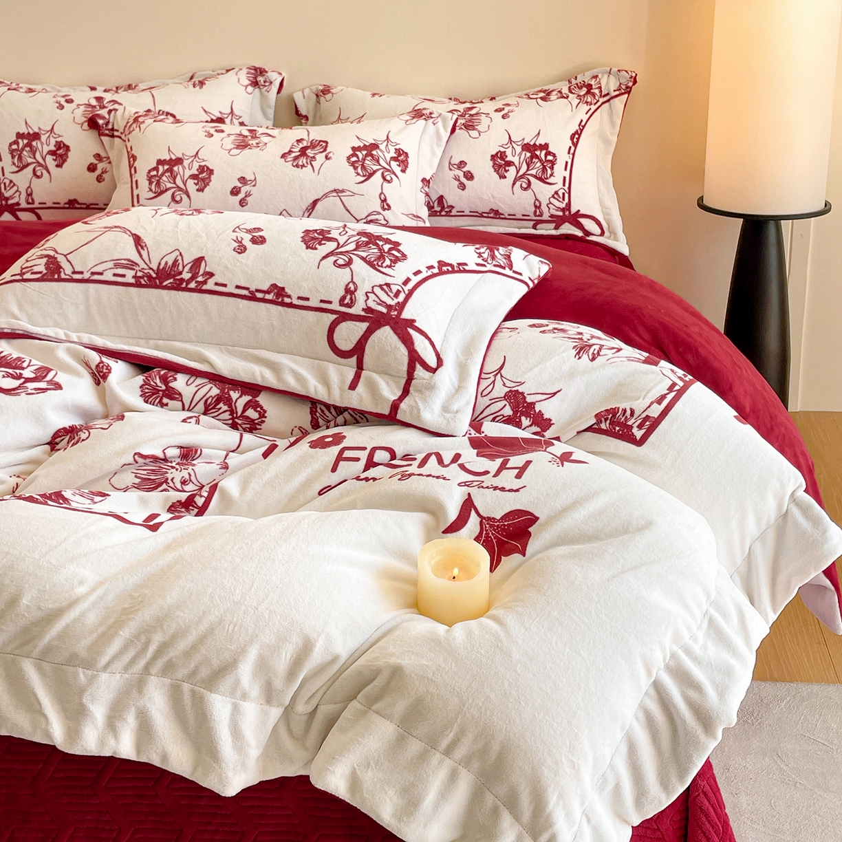 91家纺网 家纺一手货源 找家纺 新方向 2025新款全消光A类数码印花牛奶绒四件套-如梦 如梦-洋酒红