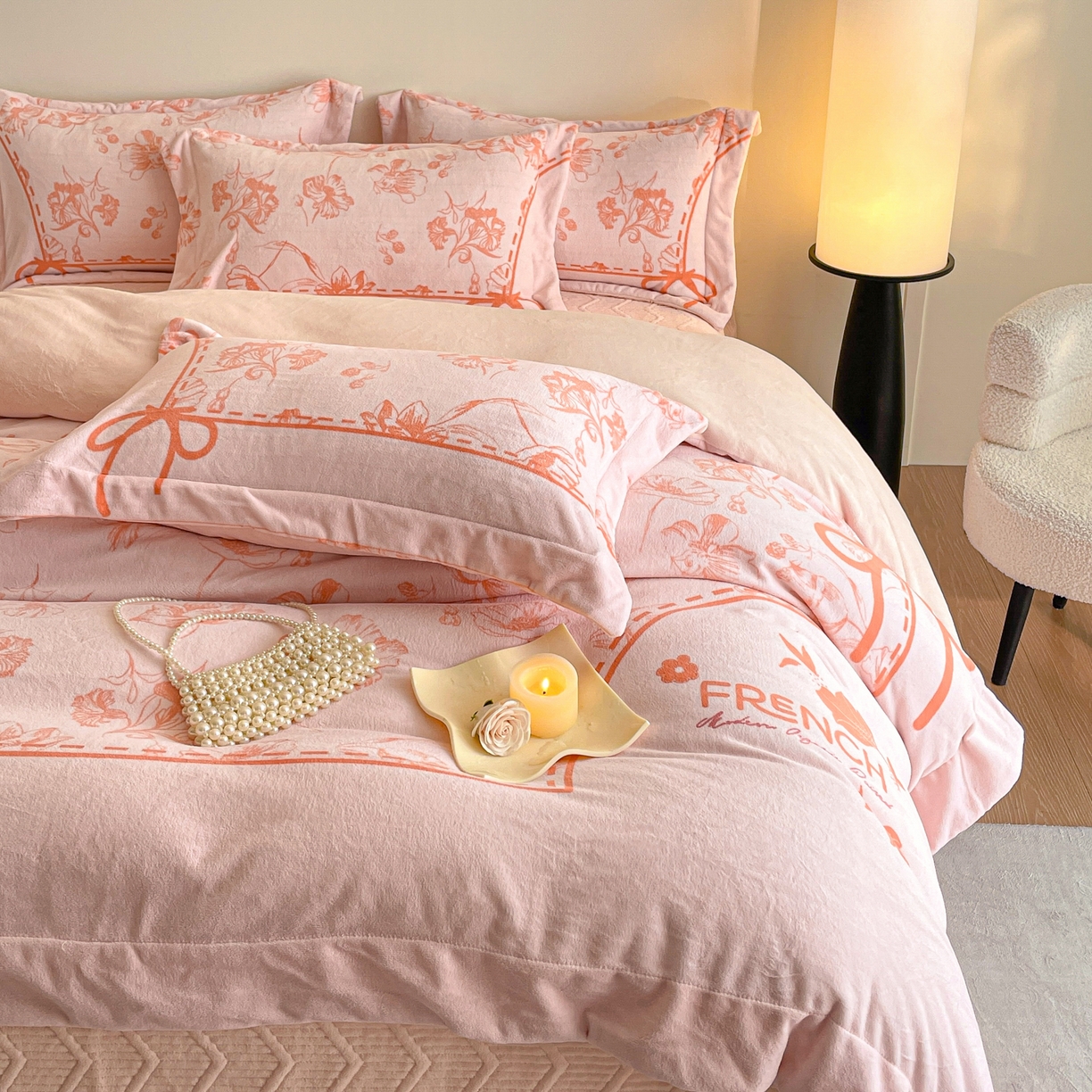 91家纺网 家纺一手货源 找家纺 新方向 2025新款全消光A类数码印花牛奶绒四件套-如梦 如梦-蔷薇粉