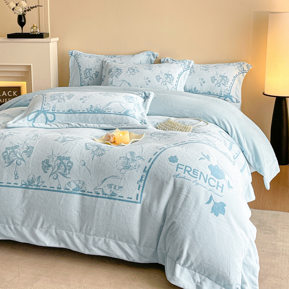 91家纺网 家纺一手货源 找家纺 新方向 2025新款全消光A类数码印花牛奶绒四件套-如梦 如梦-星月蓝