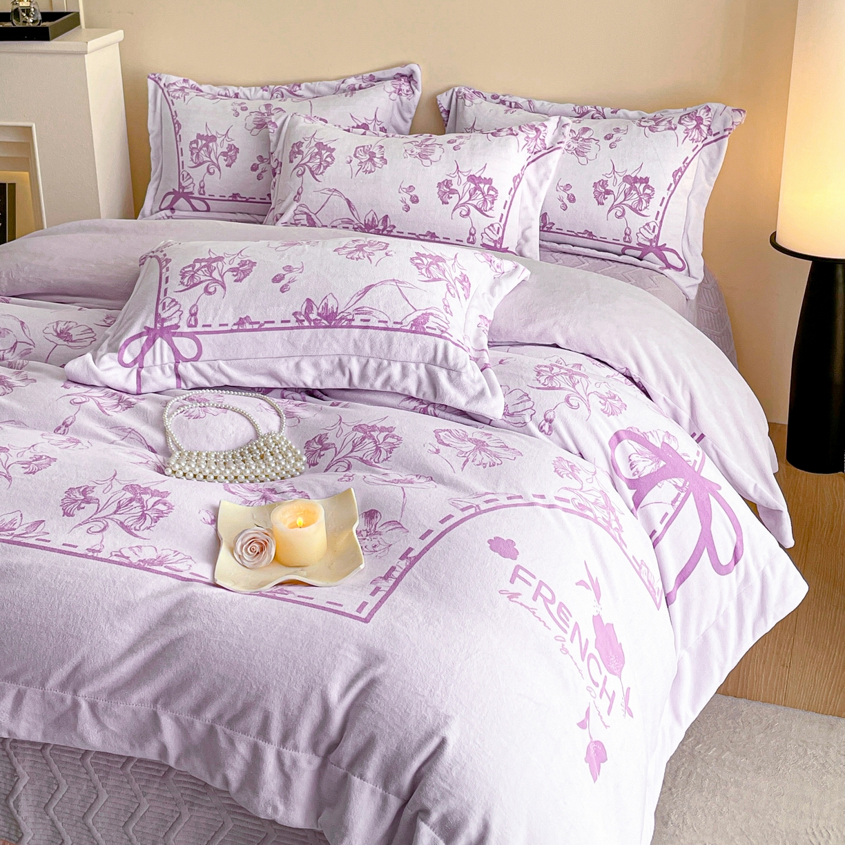 91家纺网 家纺一手货源 找家纺 新方向 2025新款全消光A类数码印花牛奶绒四件套-如梦 如梦-魅紫