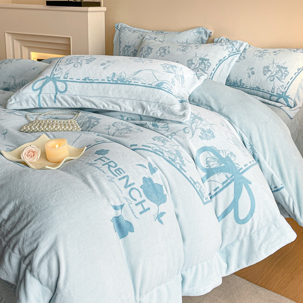 91家纺网 家纺一手货源 找家纺 新方向 2025新款全消光A类数码印花牛奶绒四件套-如梦 如梦-星月蓝