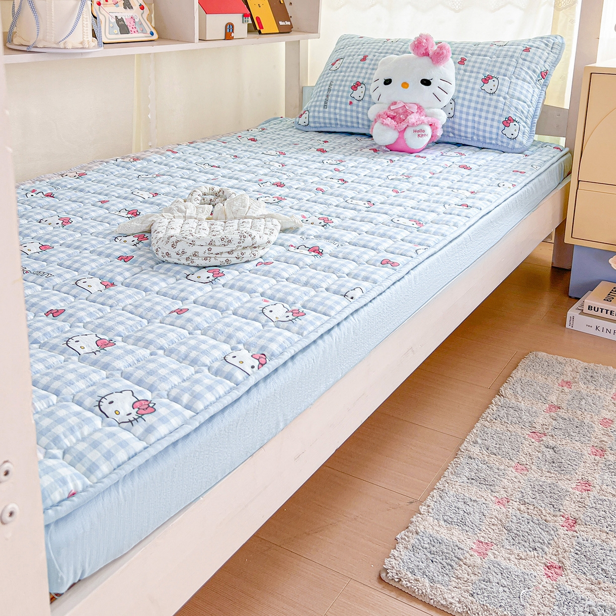 91家纺网 家纺一手货源 找家纺 星禾优选 2025新款三丽鸥云感双层纱夹棉床笠系列 床笠款-胡须蓝kt