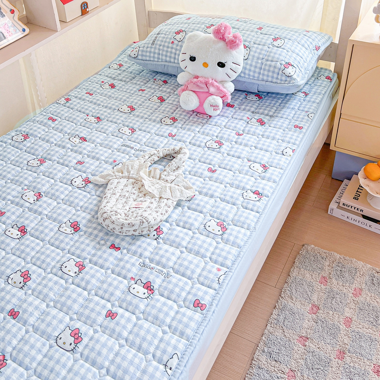 91家纺网 家纺一手货源 找家纺 星禾优选 2025新款三丽鸥云感双层纱夹棉床笠系列 床笠款-胡须蓝kt